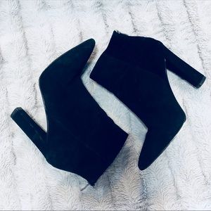 Steve Madden Edit Velvet Bootie size 7.5